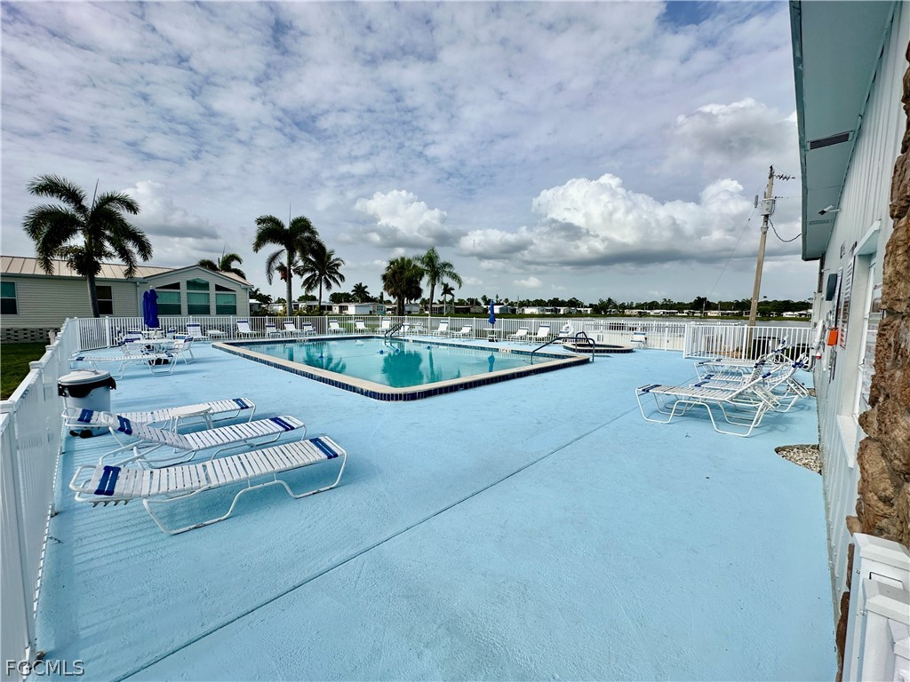 3165 Bunny Run Drive North Fort Myers FL 33917 2025007738 image43