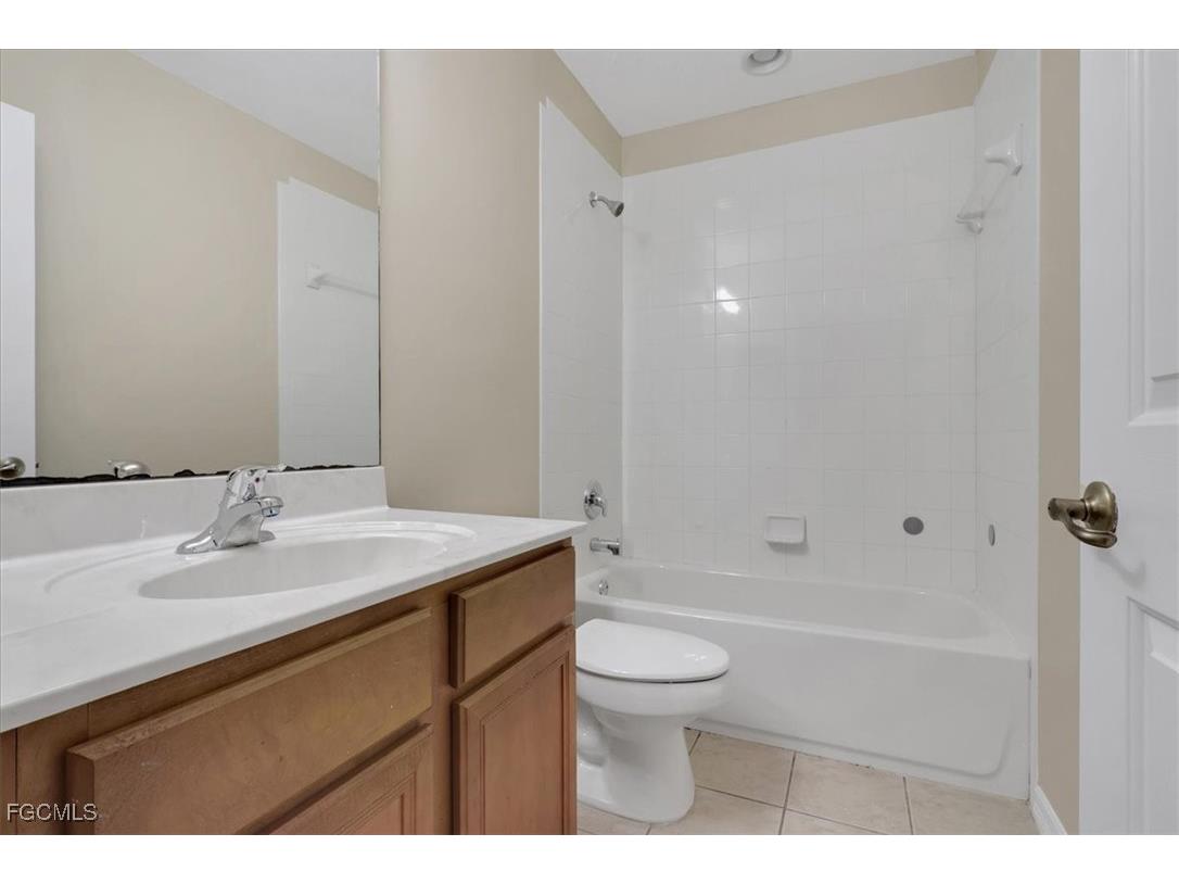 3167 Antica Street Fort Myers FL 33905 2025018737 image18