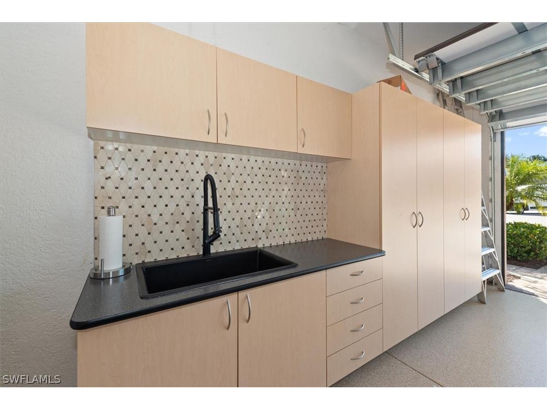 3168 Pacific Drive Naples FL 34119 226006055 image30