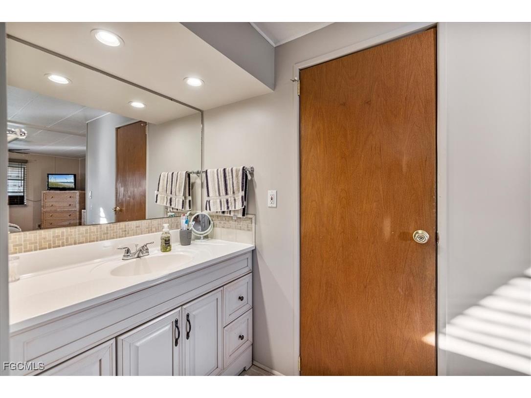 3169 Saturn Circle North Fort Myers FL 33903 2025021646 image21