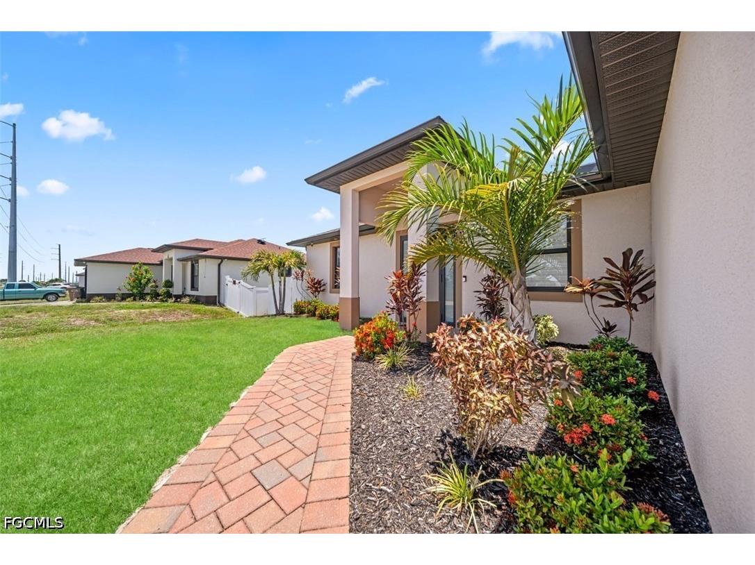 317 Kismet Parkway E Cape Coral FL 33909 2026025955 image2