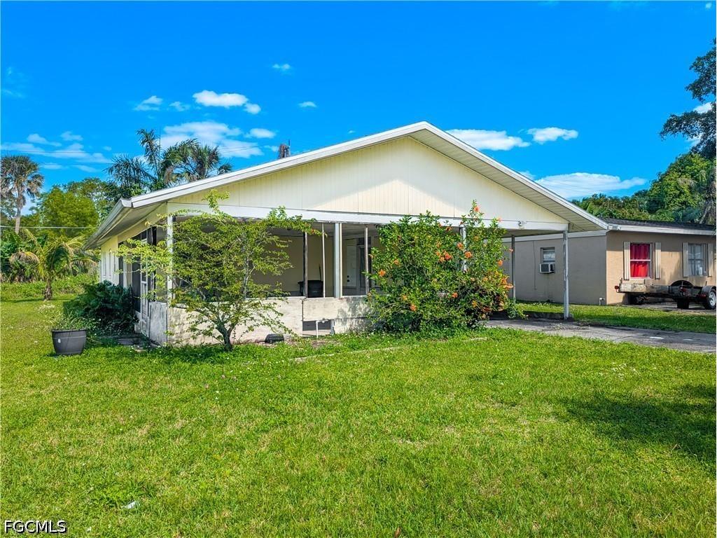 317 Montgomery Avenue Fort Myers FL 33905 2026014838 image2