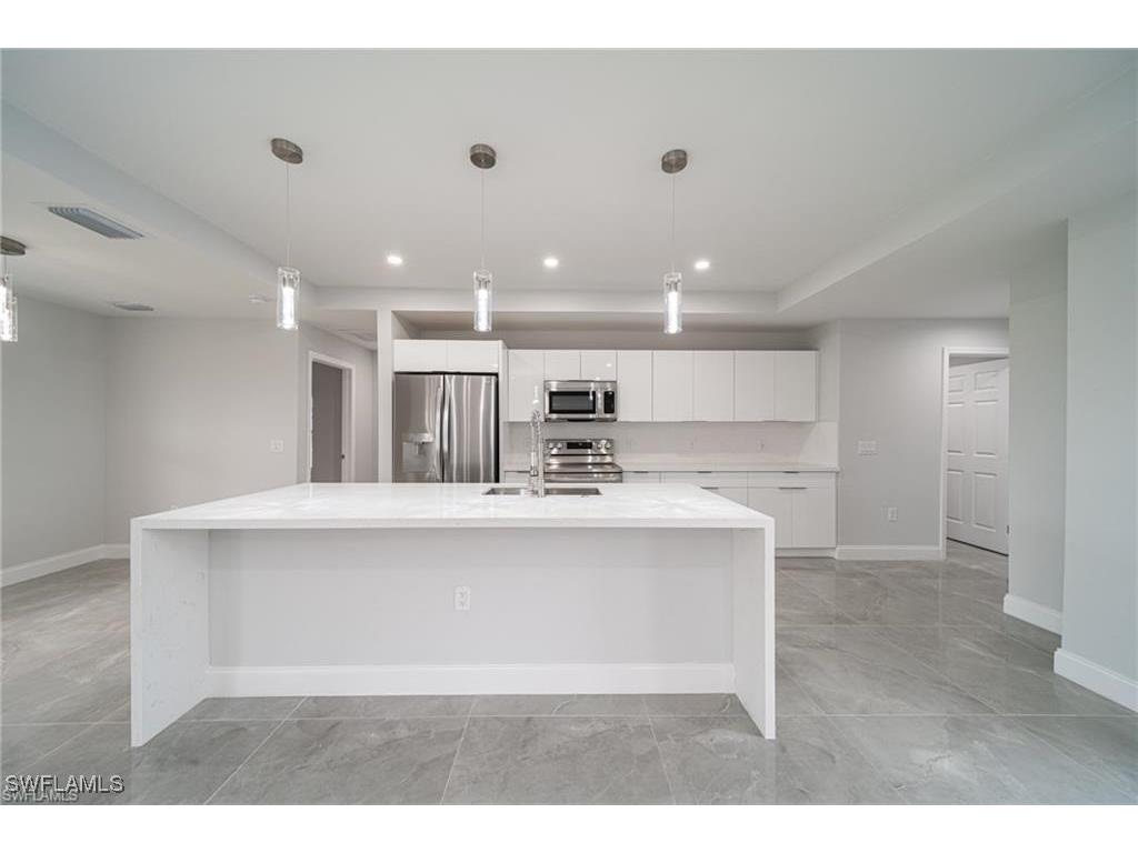 317 NW 13th Terrace Cape Coral FL 33993 2025001232 image3