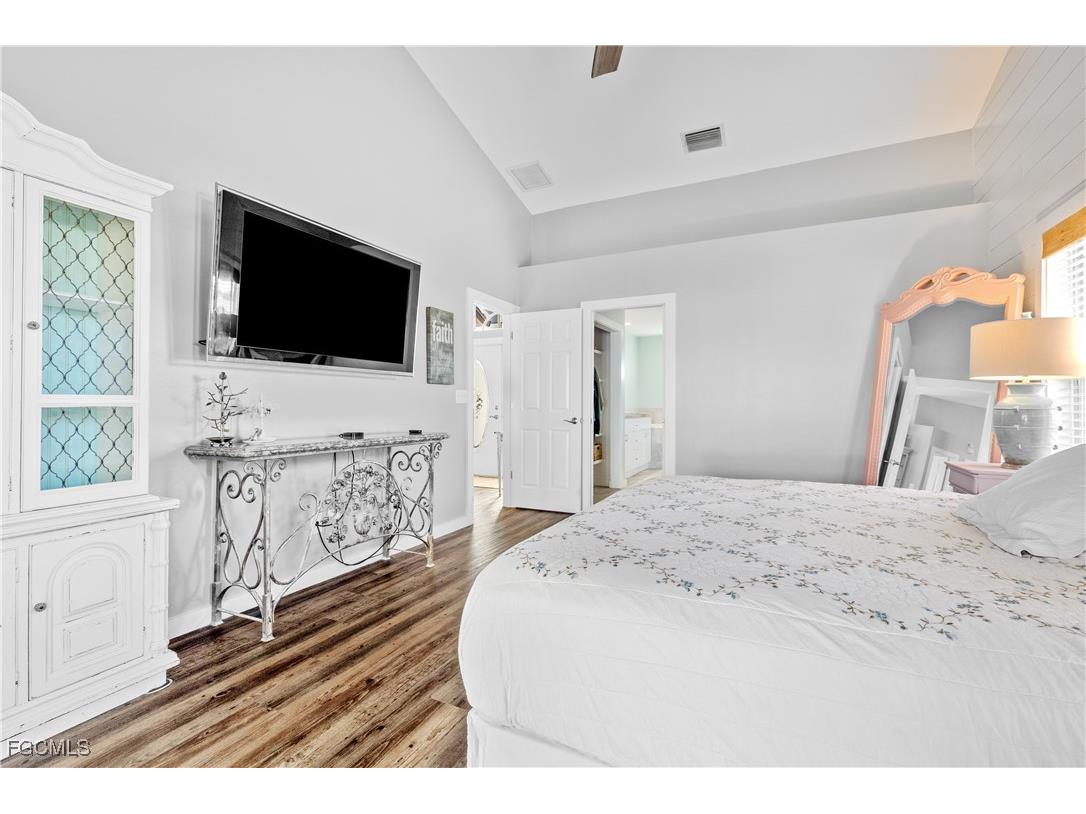 317 SE 13th Terrace Cape Coral FL 33990 2026004251 image14