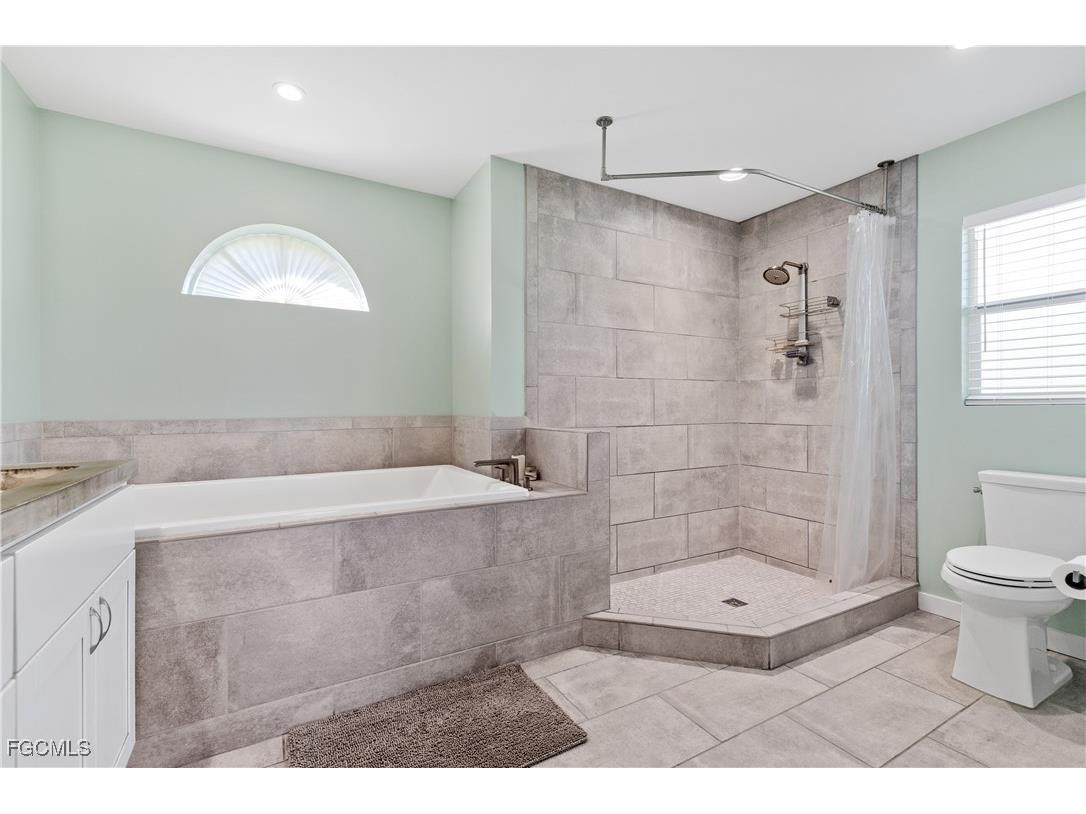 317 SE 13th Terrace Cape Coral FL 33990 2026004251 image15