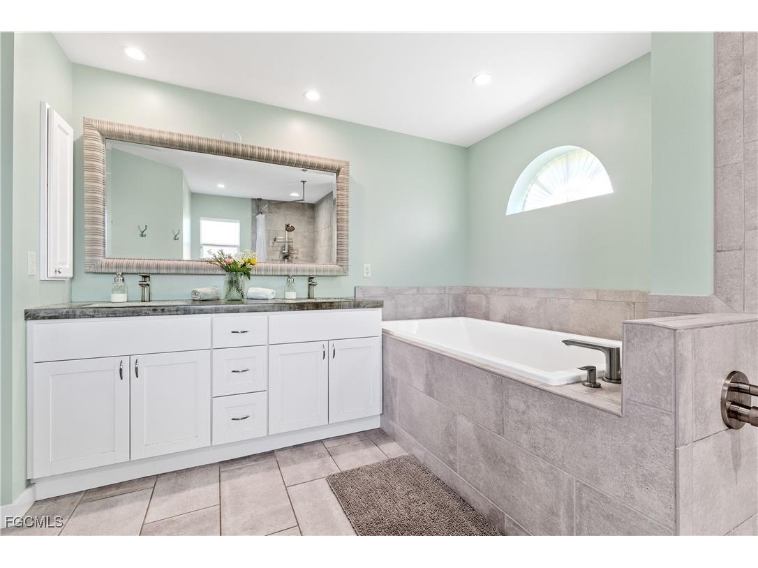 317 SE 13th Terrace Cape Coral FL 33990 2026004251 image16