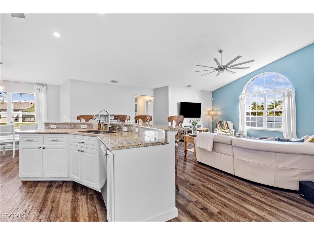 317 SE 13th Terrace Cape Coral FL 33990 2026004251 image17