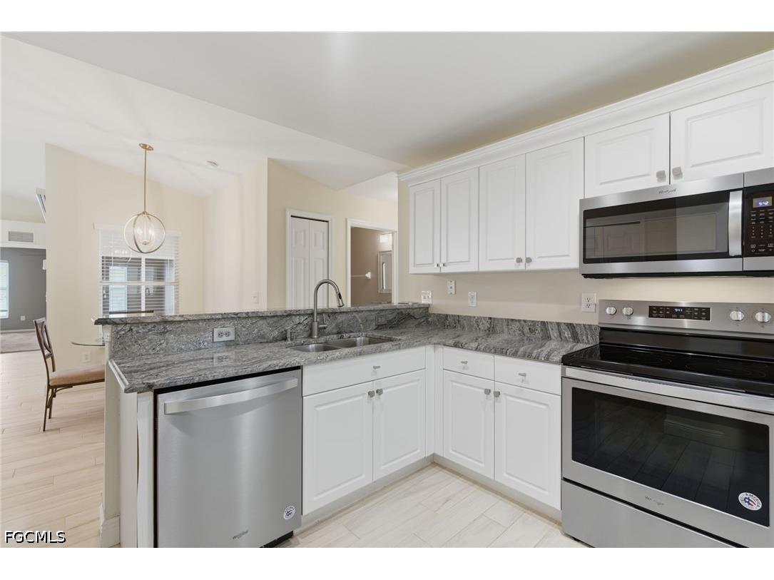 317 SW 25th Avenue Cape Coral FL 33991 2026025700 image10