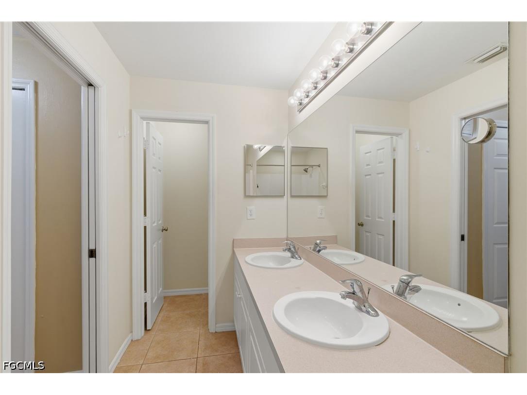 317 SW 25th Avenue Cape Coral FL 33991 2026025700 image22