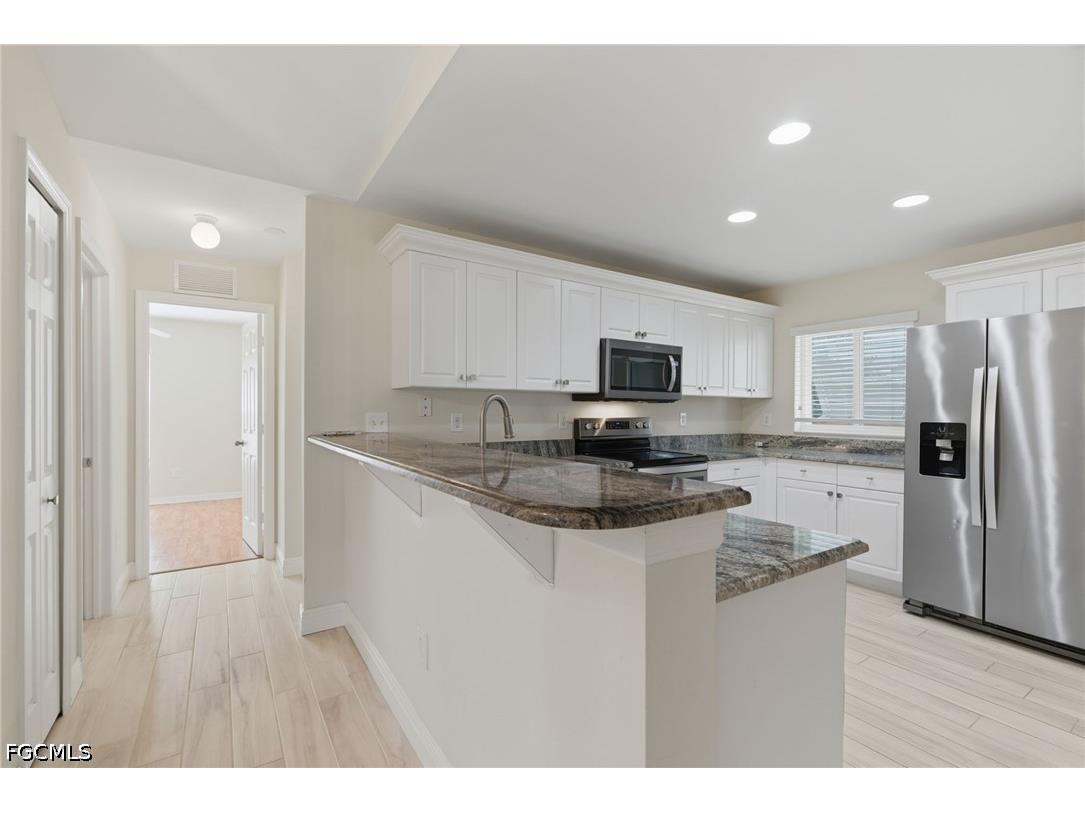 317 SW 25th Avenue Cape Coral FL 33991 2026025700 image9
