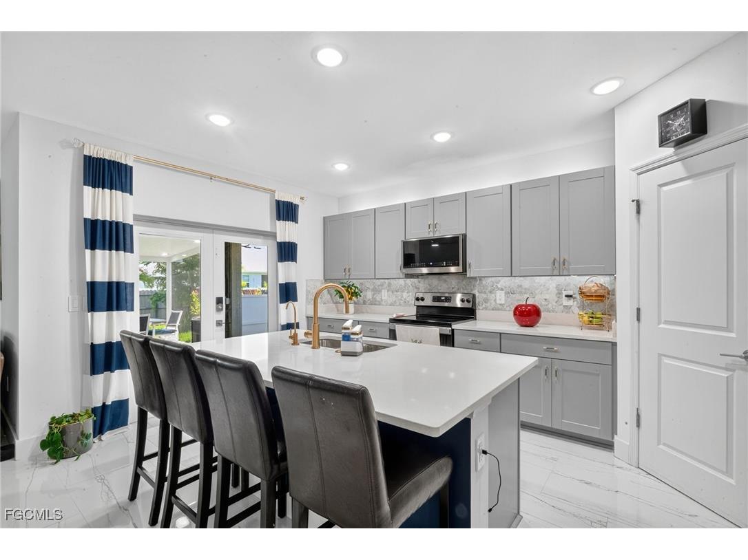 317 SW 26th Avenue Cape Coral FL 33991 2025012411 image10