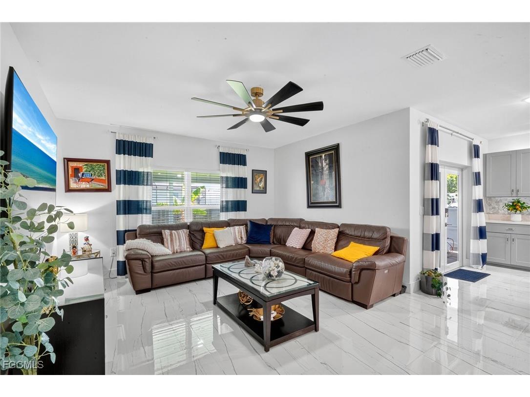 317 SW 26th Avenue Cape Coral FL 33991 2025012411 image16