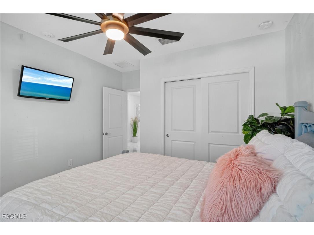 317 SW 26th Avenue Cape Coral FL 33991 2025012411 image27