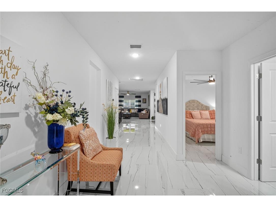 317 SW 26th Avenue Cape Coral FL 33991 2025012411 image9