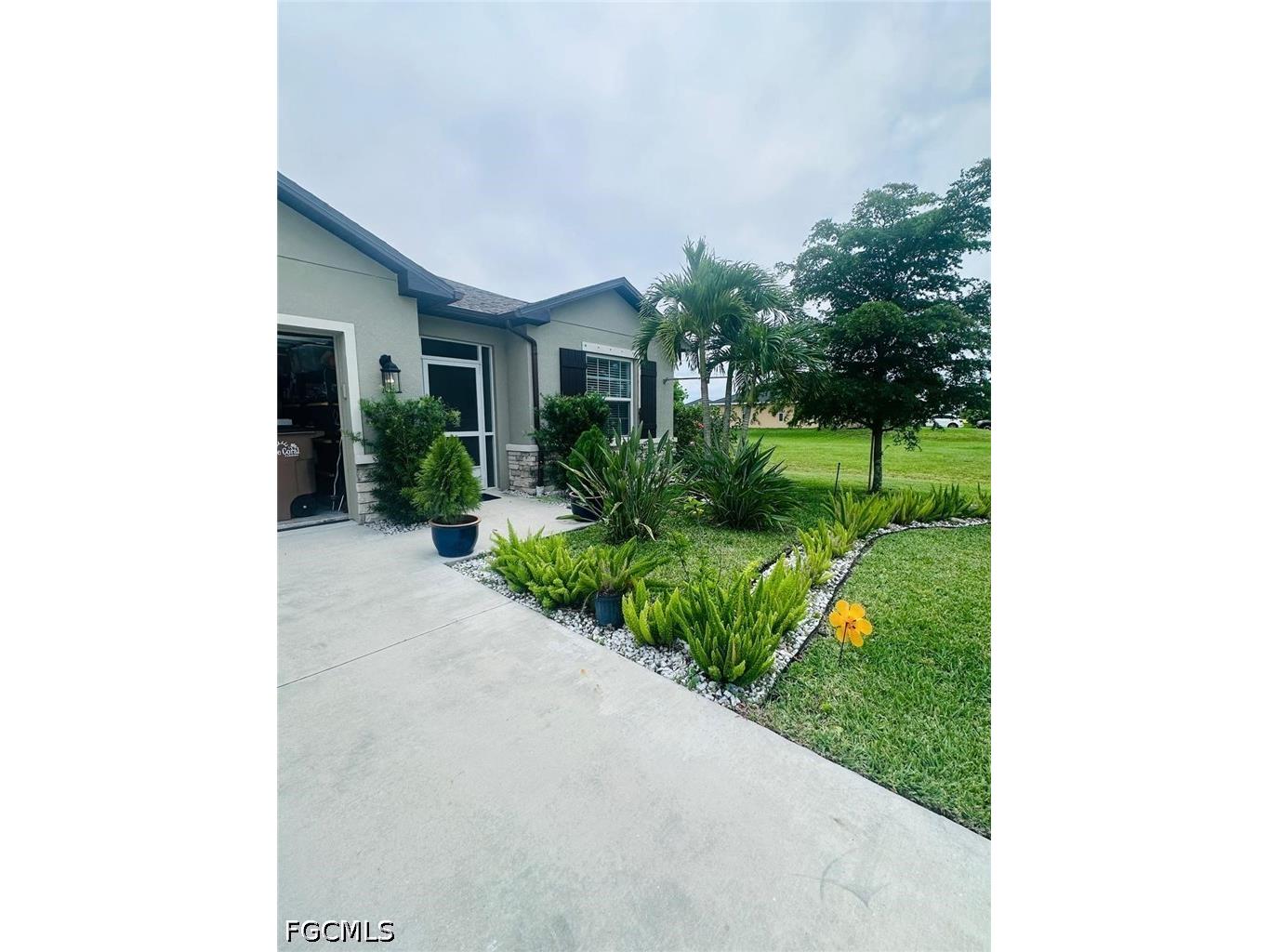 317 SW 26th Avenue Cape Coral FL 33991 2026020360 image3