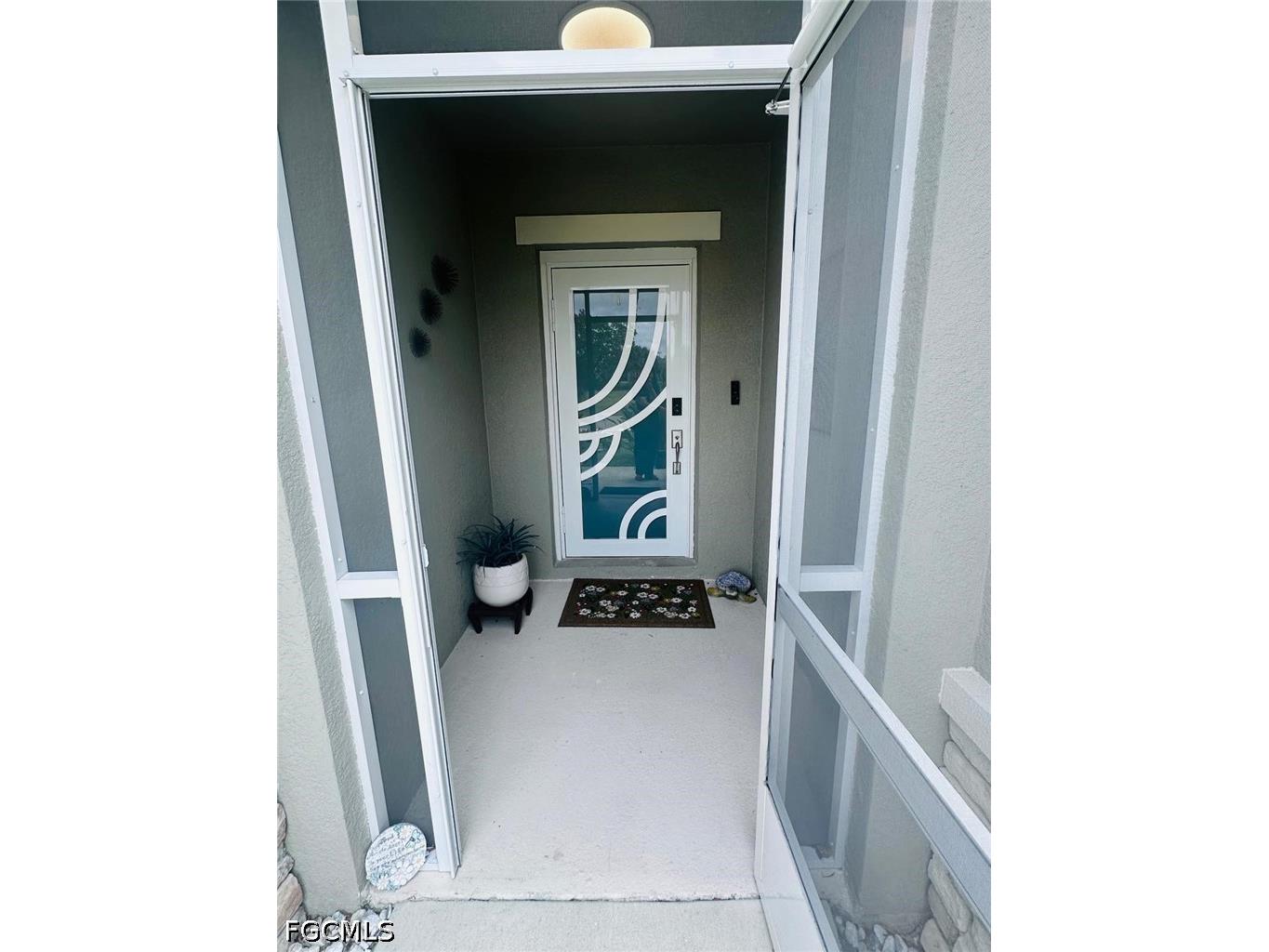 317 SW 26th Avenue Cape Coral FL 33991 2026020360 image4