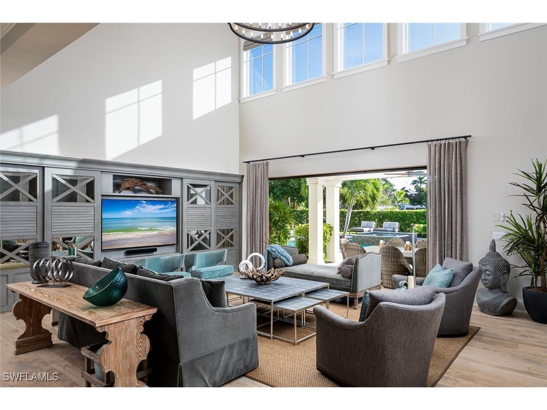 3170 Crayton Road Naples FL 34103 225054382 image1