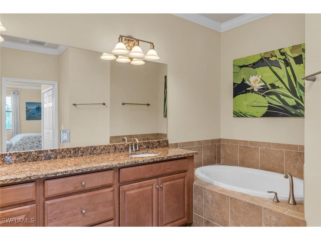 3175 Serena Lane #202 Naples FL 34114 225047288 image16