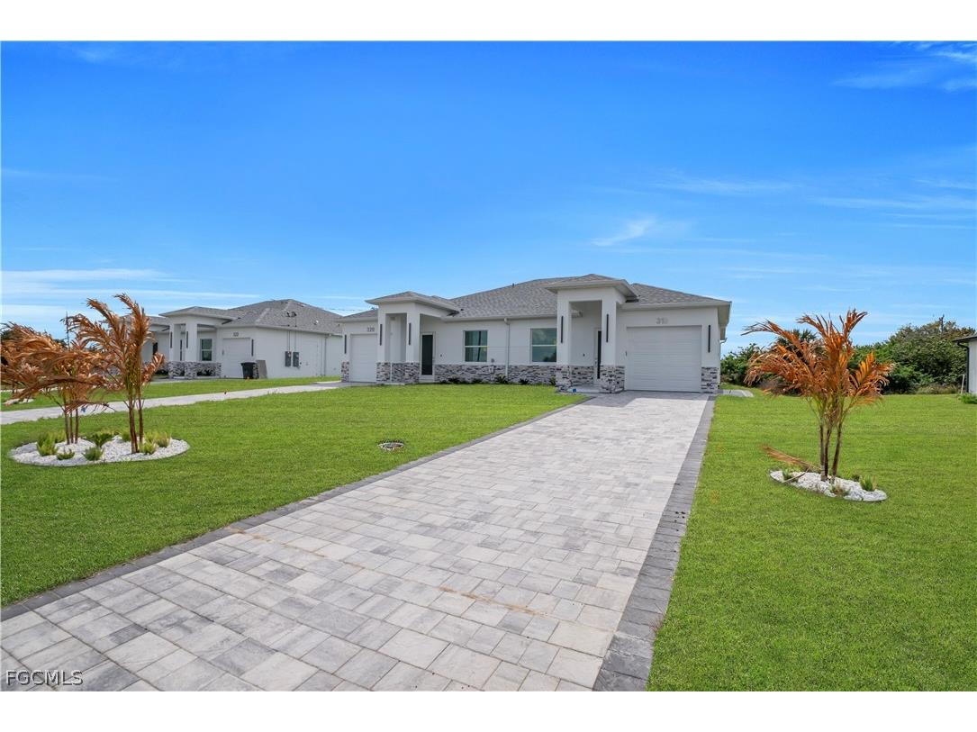 318-320 Poplar Street Lehigh Acres FL 33974 2026010086 image1
