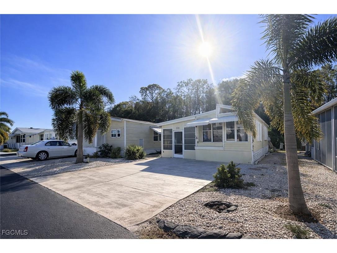 318 Fountain View Boulevard North Fort Myers FL 33903 2026003726 image2