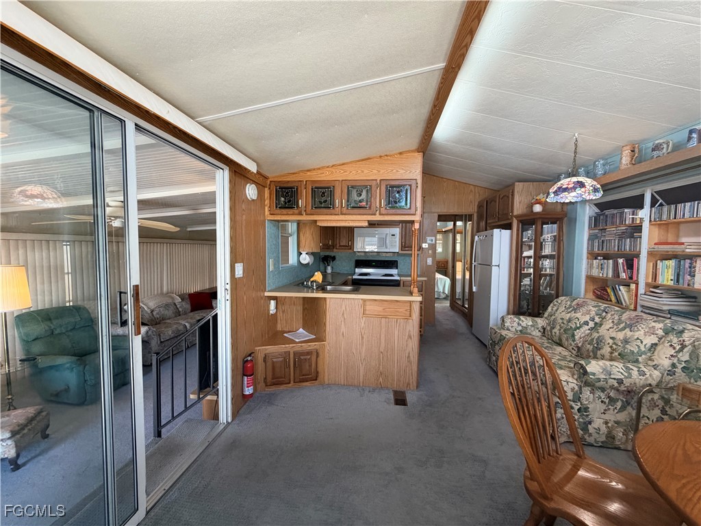 318 Fountain View Boulevard North Fort Myers FL 33903 2026003726 image4