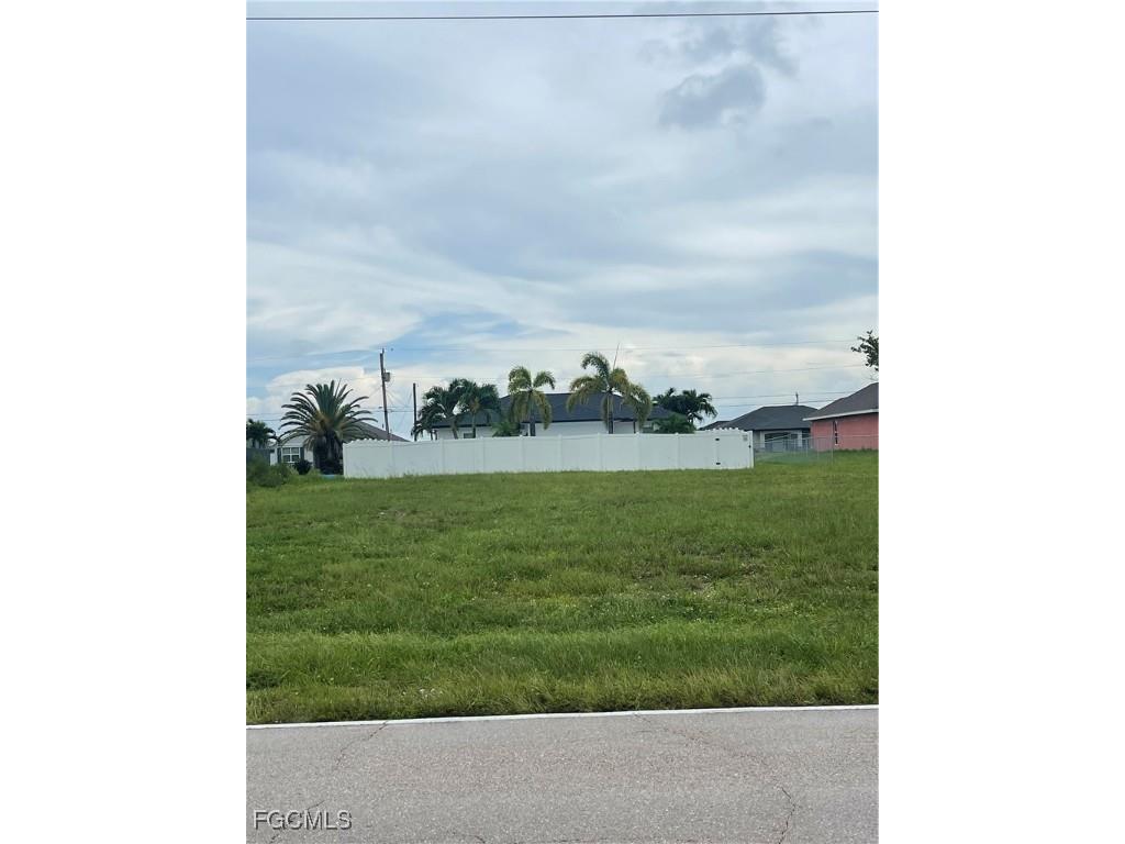 318 Kismet Parkway W Cape Coral FL 33993 2025008231 image1