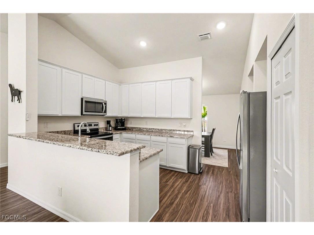 318 NW 4th Street Cape Coral FL 33993 2026007711 image11