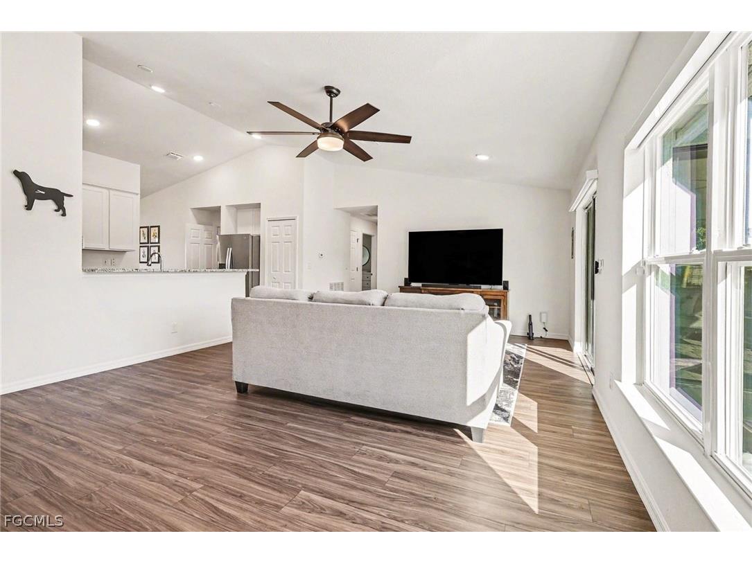 318 NW 4th Street Cape Coral FL 33993 2026007711 image6
