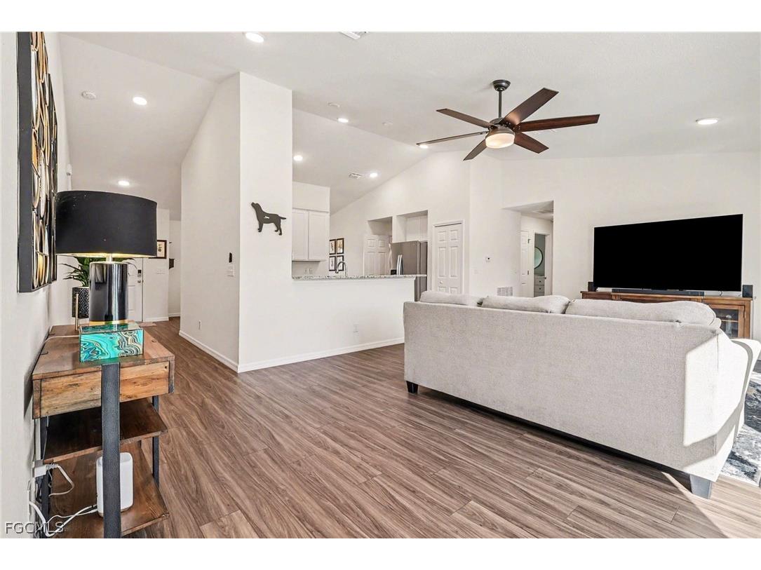 318 NW 4th Street Cape Coral FL 33993 2026007711 image8