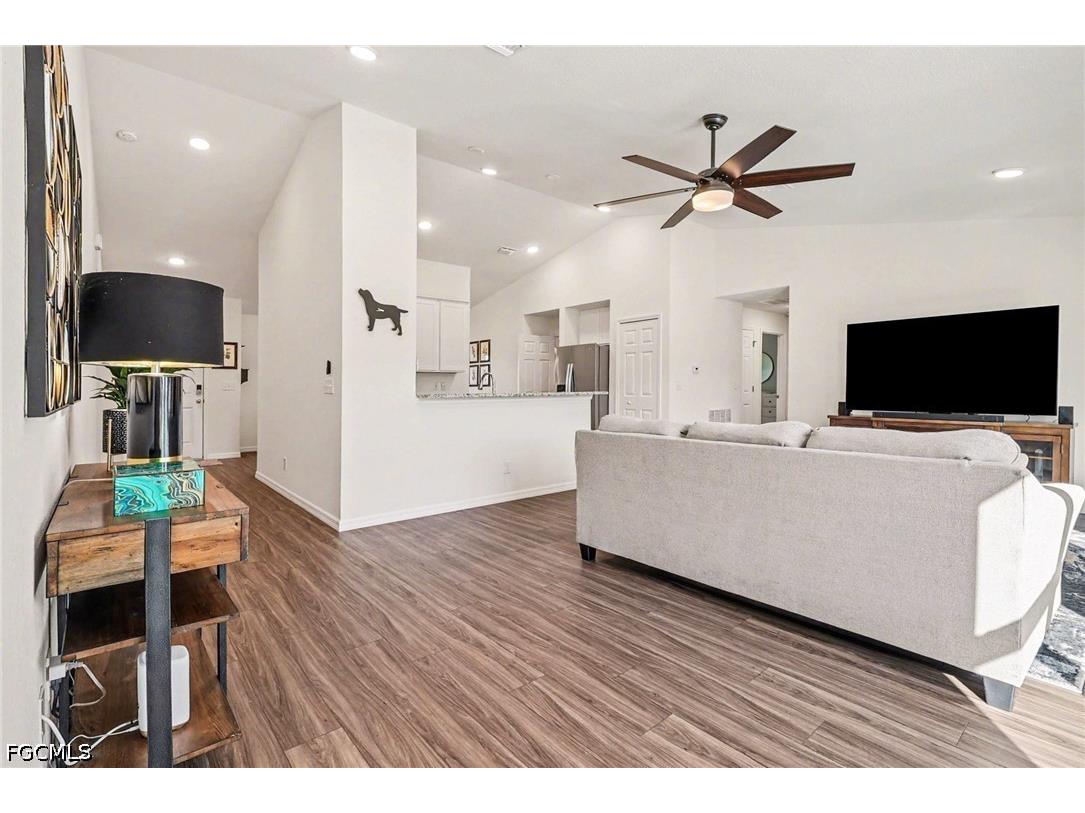 318 NW 4th Street Cape Coral FL 33993 2026029338 image8