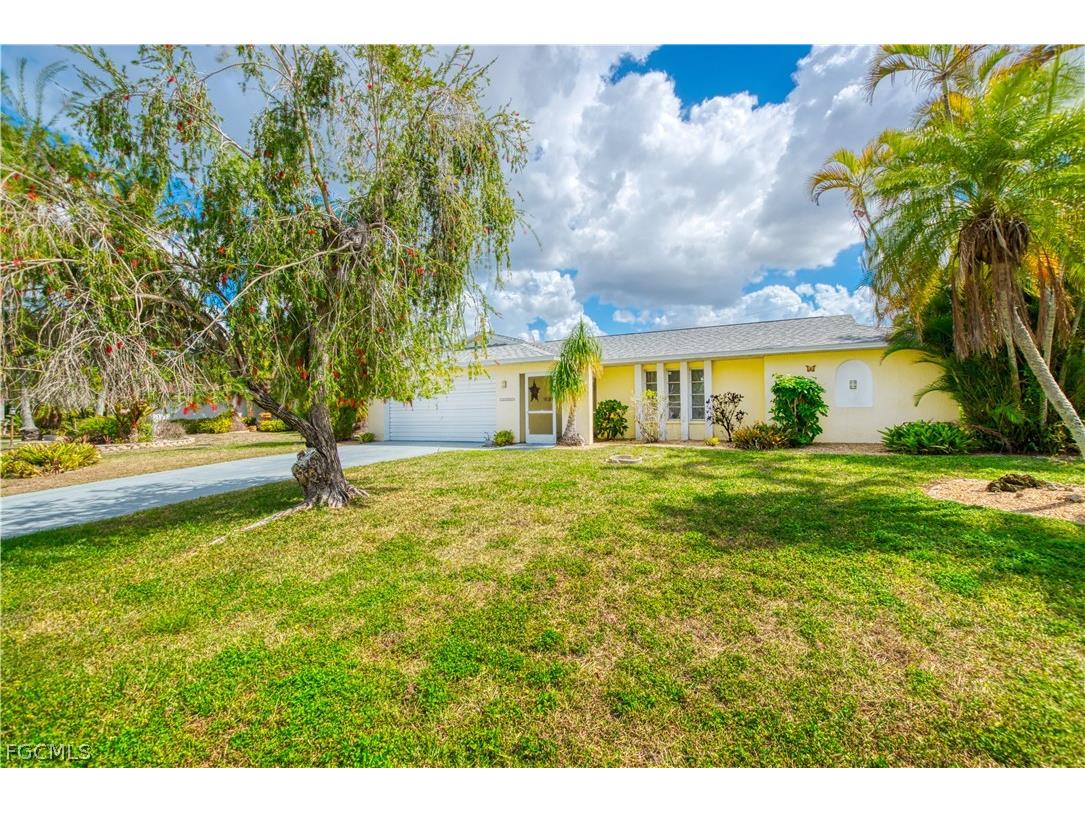318 SE 33rd Terrace Cape Coral FL 33904 2026010922 image1