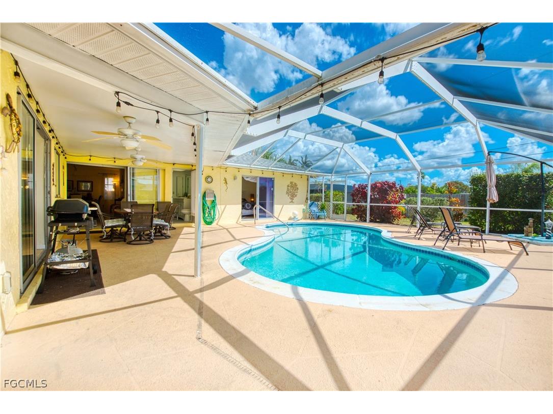318 SE 33rd Terrace Cape Coral FL 33904 2026010922 image6