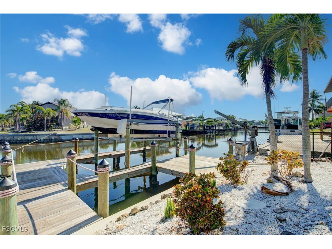 3184 Stringfellow Road Saint James City FL 33956 2025021581 image6