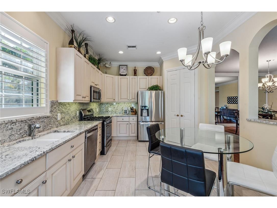 3189 Aviamar Circle #202 Naples FL 34114 224096273 image8