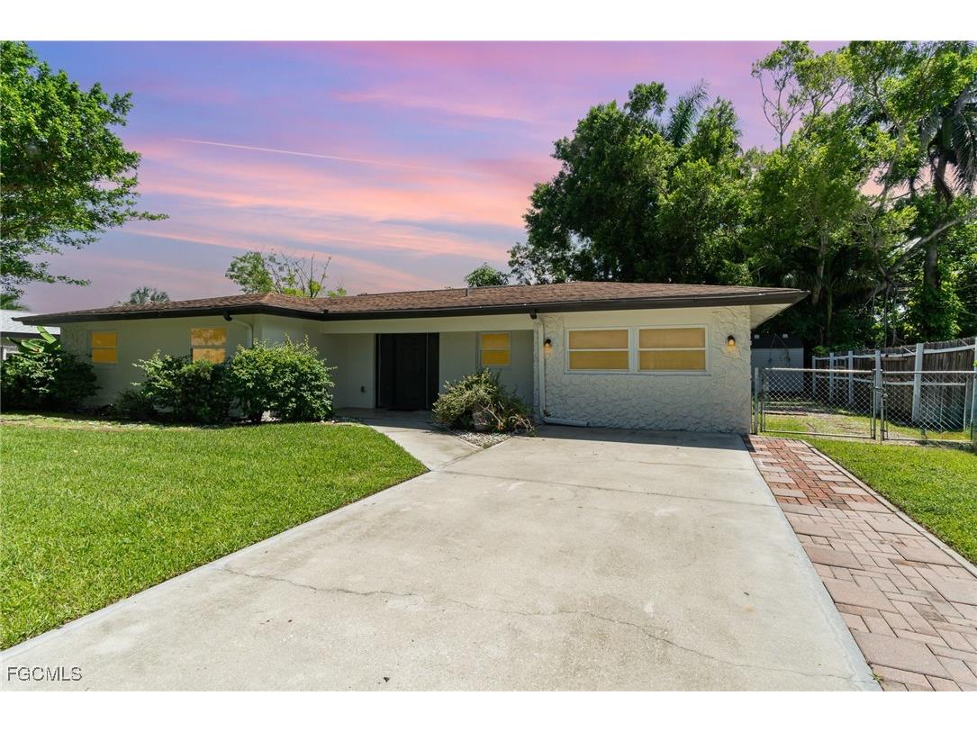 319 Arlington Avenue Fort Myers FL 33905 225063365 image1