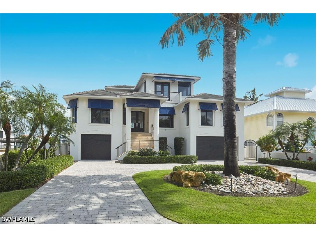 319 Lagoon Avenue Naples FL 34108 226023166 image1
