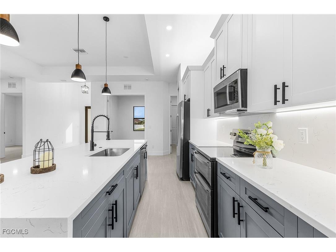 319 NW 14th Street Cape Coral FL 33993 2025019617 image11