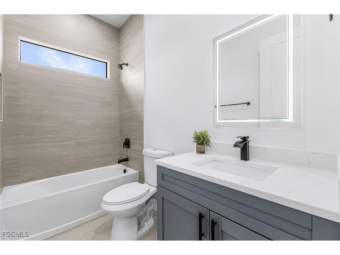 319 NW 14th Street Cape Coral FL 33993 2025019617 image15