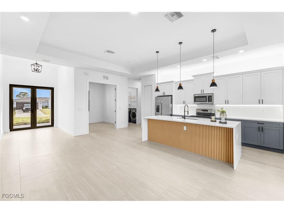 319 NW 14th Street Cape Coral FL 33993 2025019617 image7