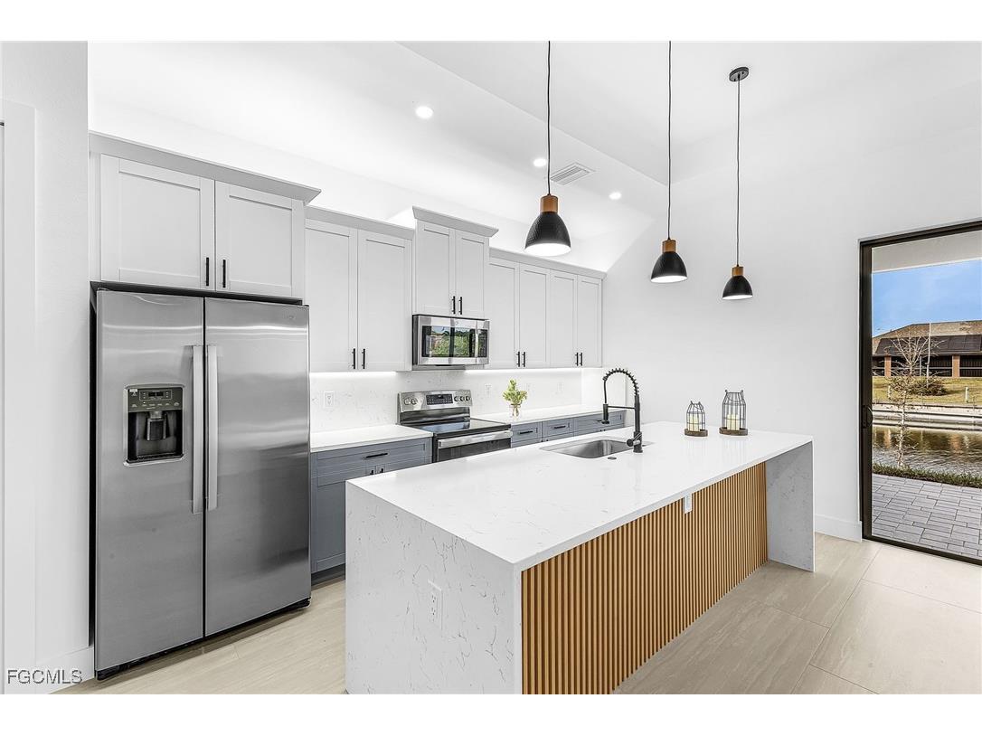 319 NW 14th Street Cape Coral FL 33993 2025019617 image9