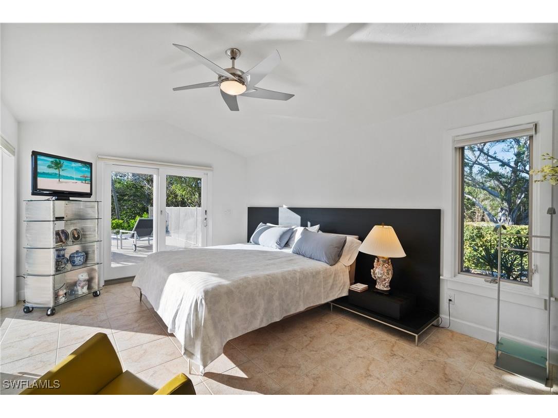 319 Pirates Bight Naples FL 34103 225083880 image13