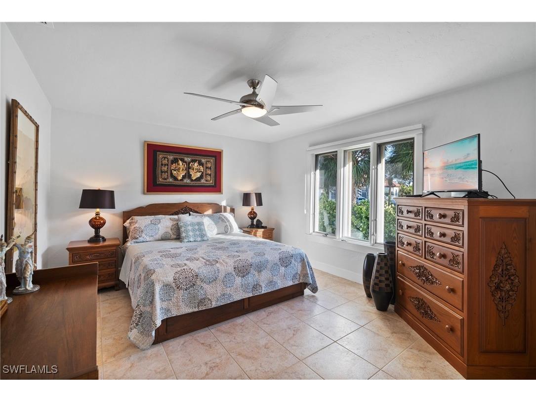 319 Pirates Bight Naples FL 34103 225083880 image16