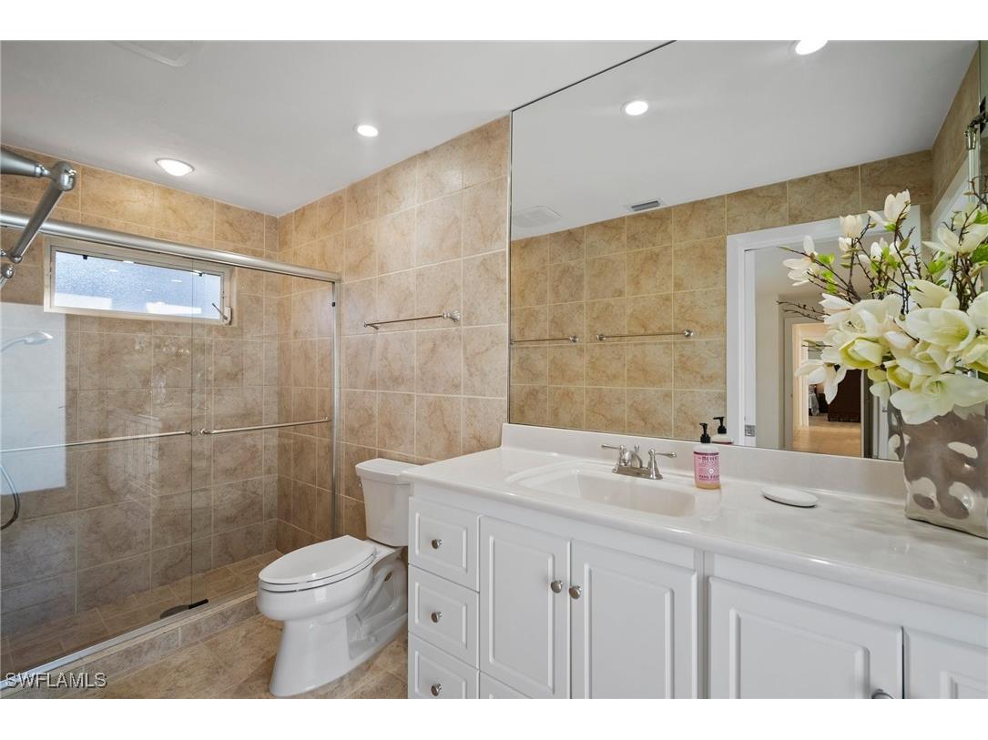 319 Pirates Bight Naples FL 34103 225083880 image18