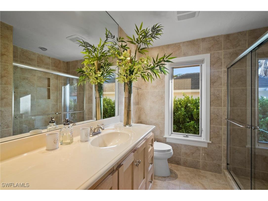 319 Pirates Bight Naples FL 34103 225083880 image19