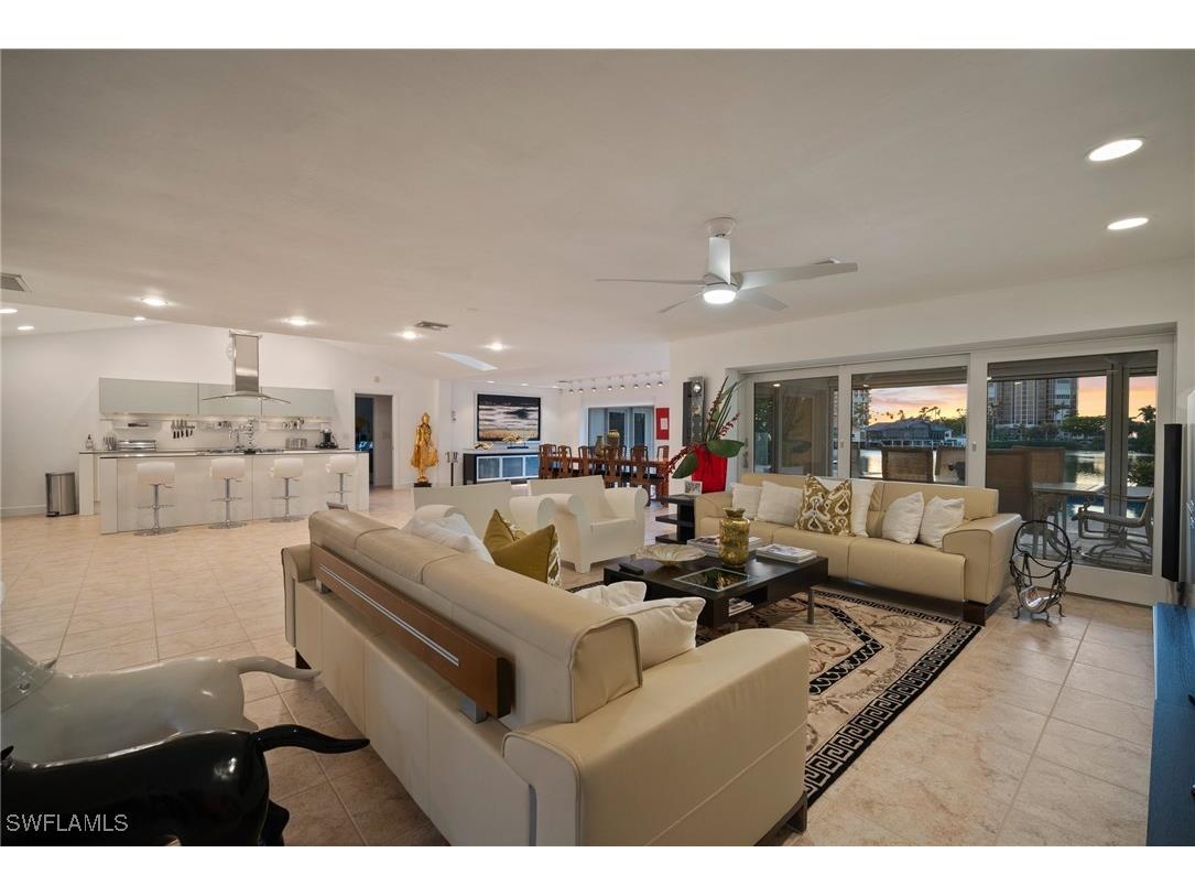 319 Pirates Bight Naples FL 34103 225083880 image4