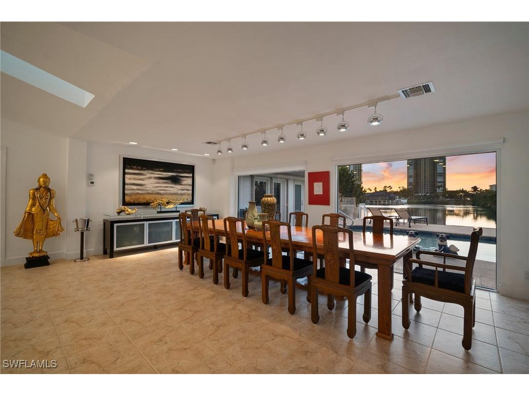 319 Pirates Bight Naples FL 34103 225083880 image5