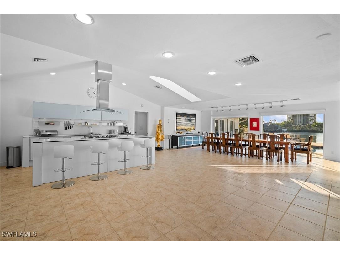 319 Pirates Bight Naples FL 34103 225083880 image7