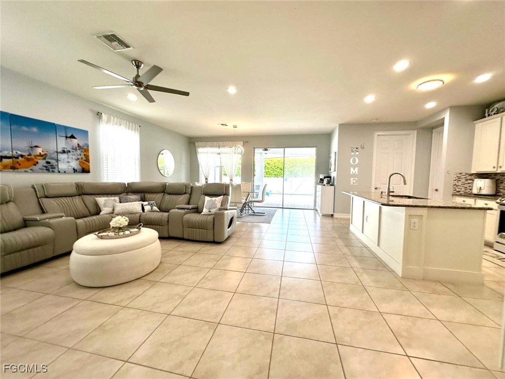 3193 Amadora Circle Cape Coral FL 33909 2025004892 image4