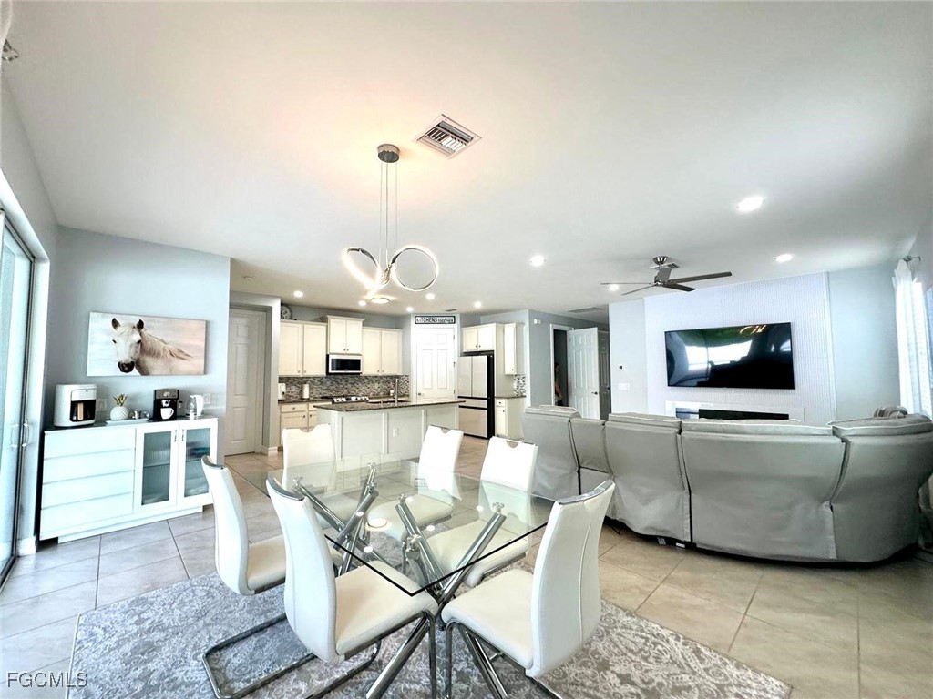 3193 Amadora Circle Cape Coral FL 33909 2025004892 image5