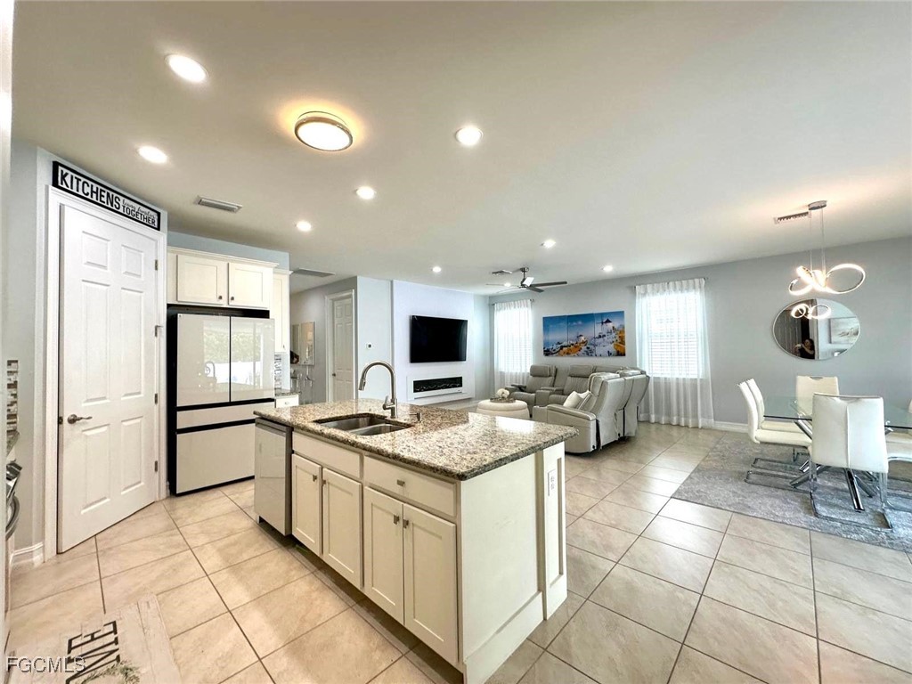 3193 Amadora Circle Cape Coral FL 33909 2025004892 image8